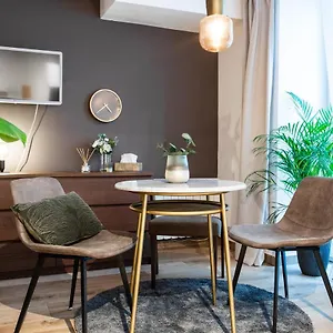 Cozy Modern In Prague's Absolute Center Appartamento Praga